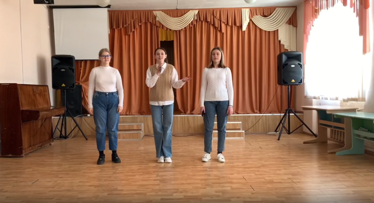 КВН "ДеФФчонки".